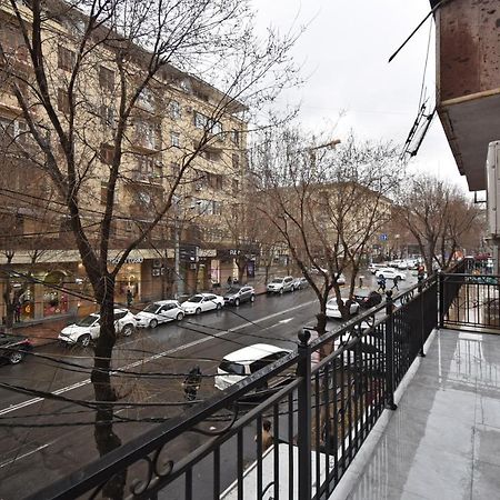 19Tumanyan Excellent Apartment In The Centre Of Capital Γιερεβάν Εξωτερικό φωτογραφία