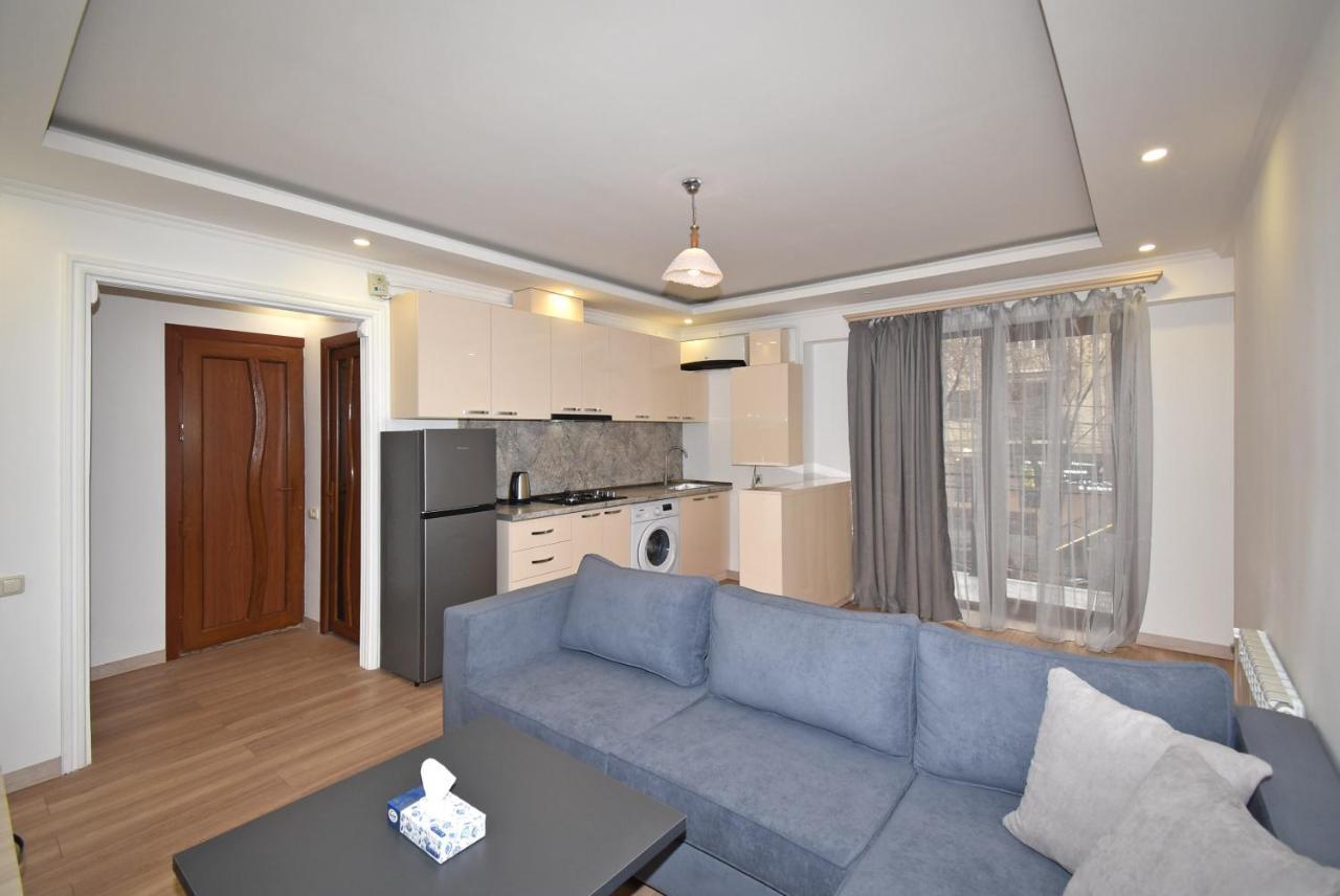 19Tumanyan Excellent Apartment In The Centre Of Capital Γιερεβάν Εξωτερικό φωτογραφία