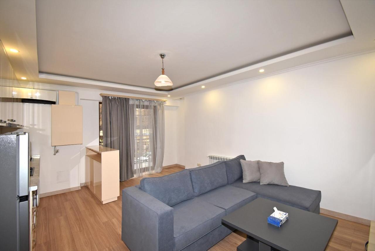 19Tumanyan Excellent Apartment In The Centre Of Capital Γιερεβάν Εξωτερικό φωτογραφία