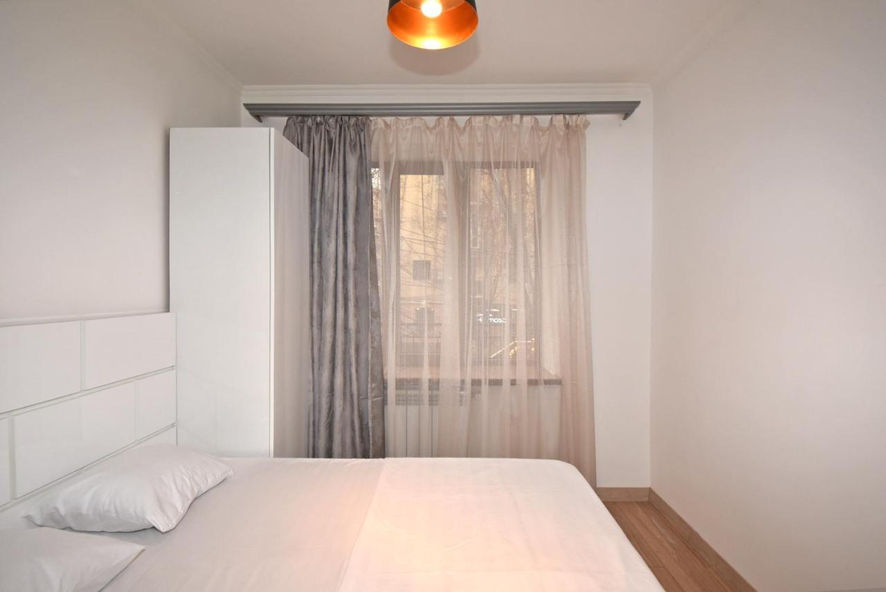 19Tumanyan Excellent Apartment In The Centre Of Capital Γιερεβάν Εξωτερικό φωτογραφία